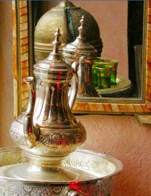 marokkanische Teezubereitung