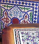 In Holz gefasste Mosaik-Platte